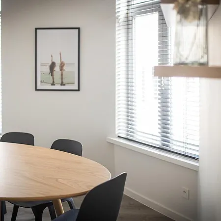 Etage 2 - In Centrum, 300m Zee En Gratis Parking Apartment *