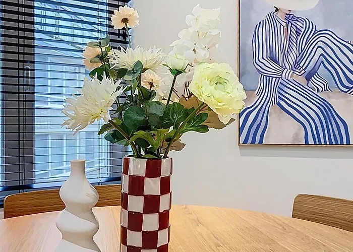 Etage 2 - In Centrum, 300m Zee én Gratis Parking Ostende