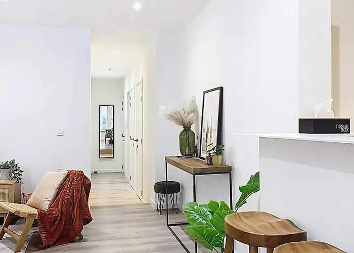 Etage 2 - In Centrum, 300m Zee én Gratis Parking * Ostende