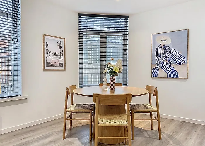 Etage 2 - In Centrum, 300m Zee én Gratis Parking * Ostende