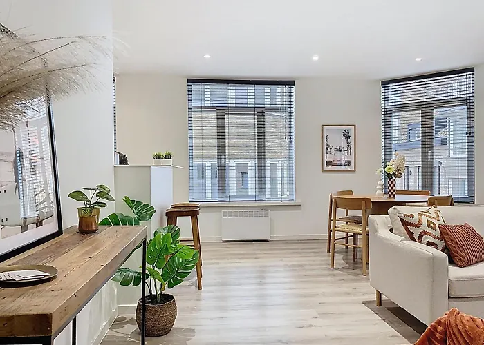 Etage 2 - In Centrum, 300m Zee én Gratis Parking Apartamento *