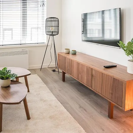 Etage 2 - In Centrum, 300m Zee én Gratis Parking Ostende