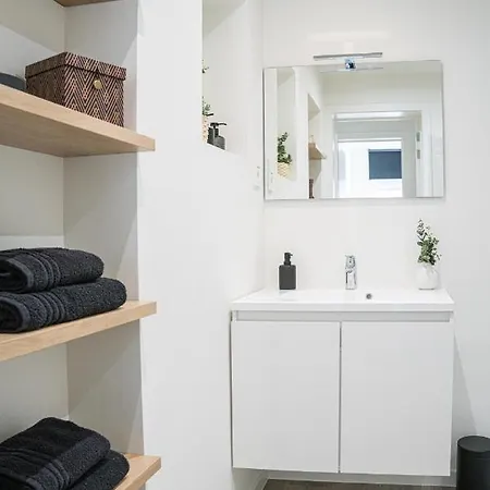 Etage 2 - In Centrum, 300m Zee én Gratis Parking *